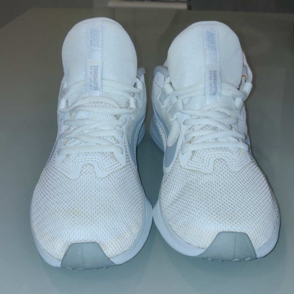 Nike White Woman's Running Shoes - Picture 3 of 11